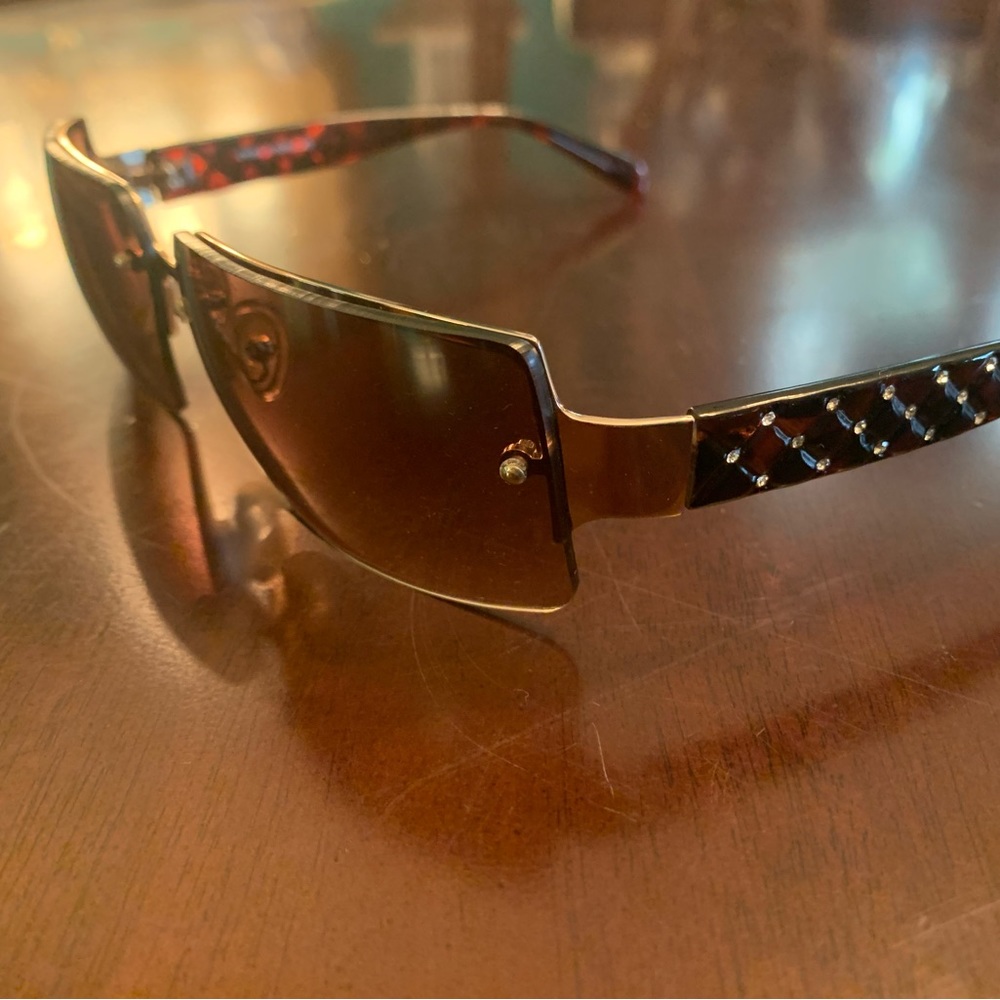 Steve Madden men’s sunglasses.
